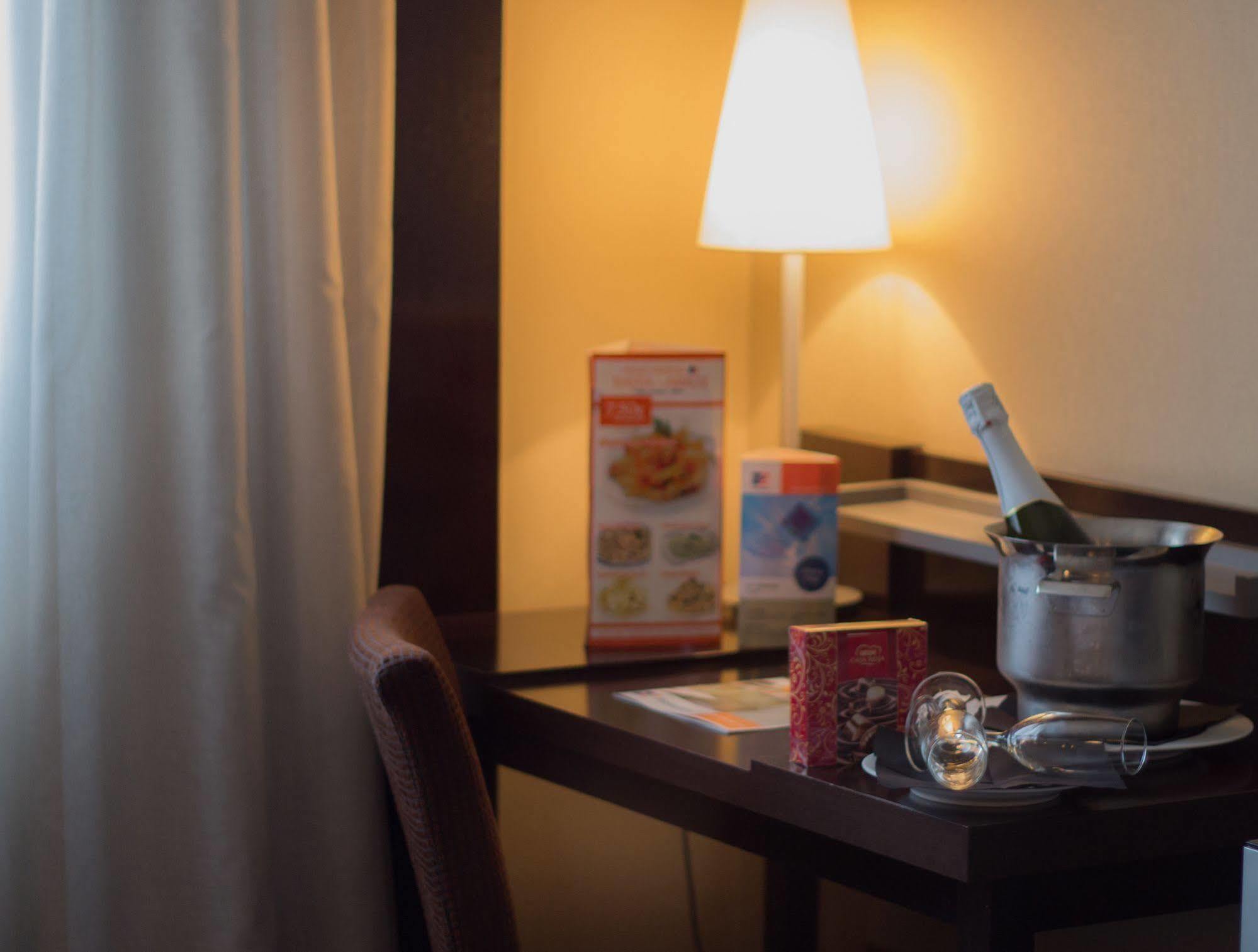 บีแอนด์บี โฮเต็ล มาดริด เฆตาเฟ Hotel เกตาเฟ ภายนอก รูปภาพ